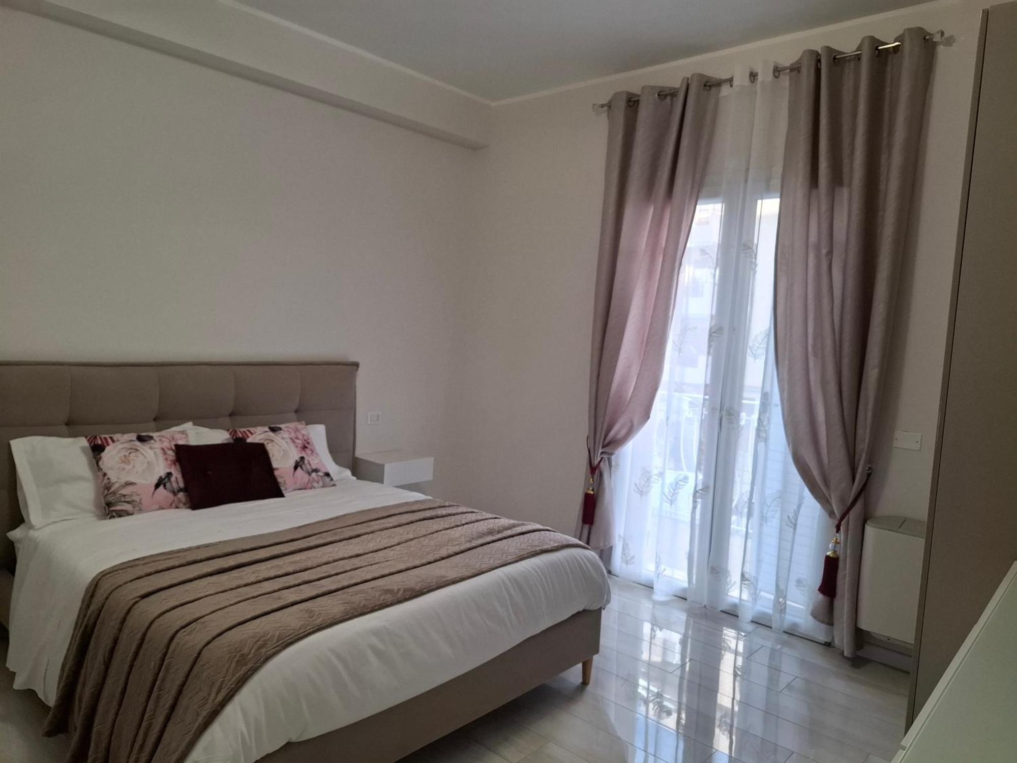 Mariam Royal Apartment & Rooms Reggio di Calabria Luaran gambar